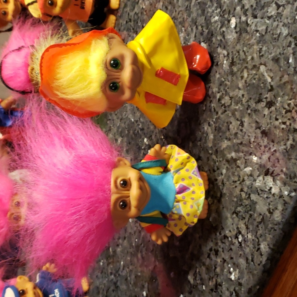 22 Colorful Troll Doll Collection - Picture 12 of 13